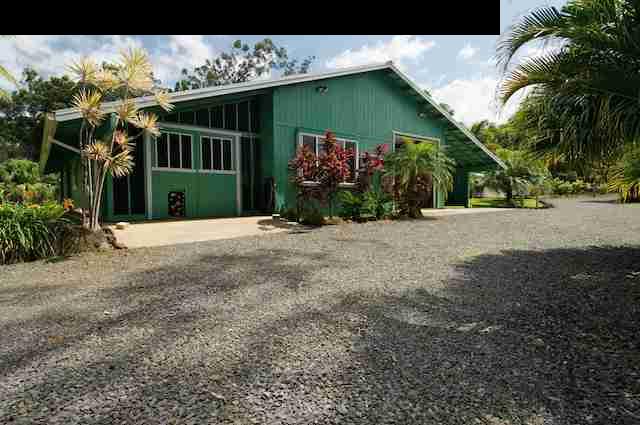 1011 Upper Ulumalu Road, Unit A Haiku, HI 96708 - Photo 8 of 30 a front view of a house with plants