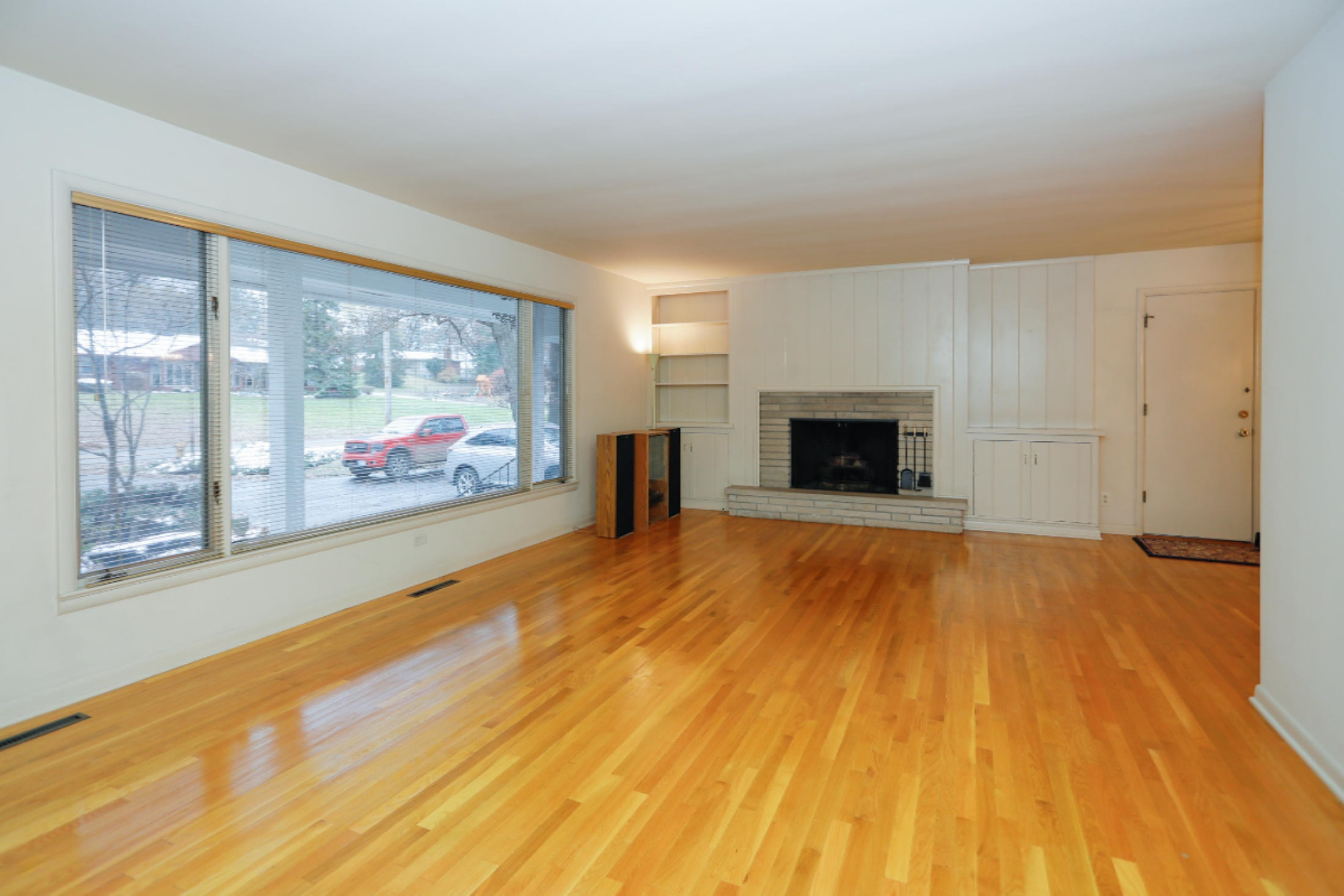 2143 Rambling Road Kalamazoo, MI 49008 - Photo 4 of 25 Bosch-2143 Rambling-104