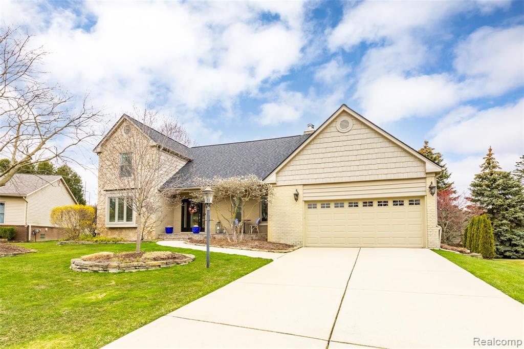 861 Augusta Drive Rochester Hills, MI 48309 - Photo 2 of 37