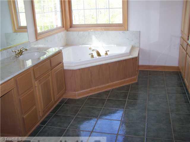6726 Brantley Gordon Road Denton, NC 27239 - Photo 7 of 10 Master Bath/Spa.