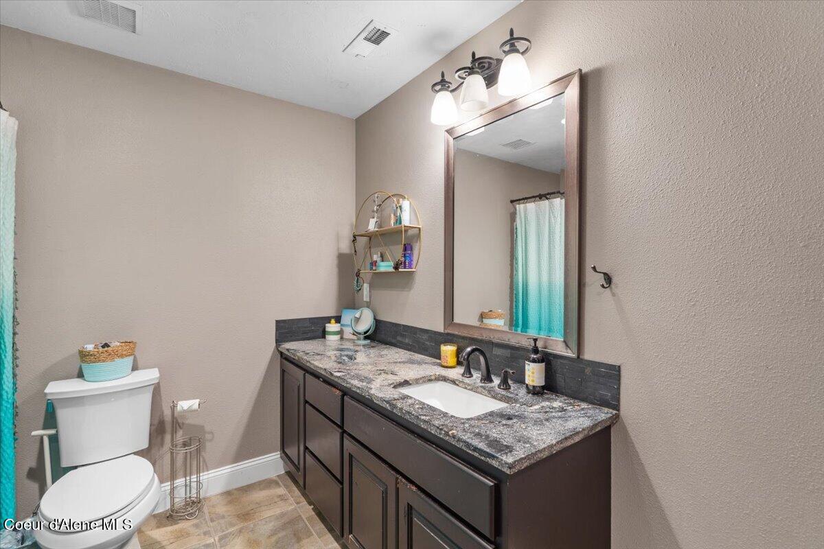11243 West Hidden Valley Road Rathdrum, ID 83858 - Photo 43 of 86 44-Full Bath_Laundry