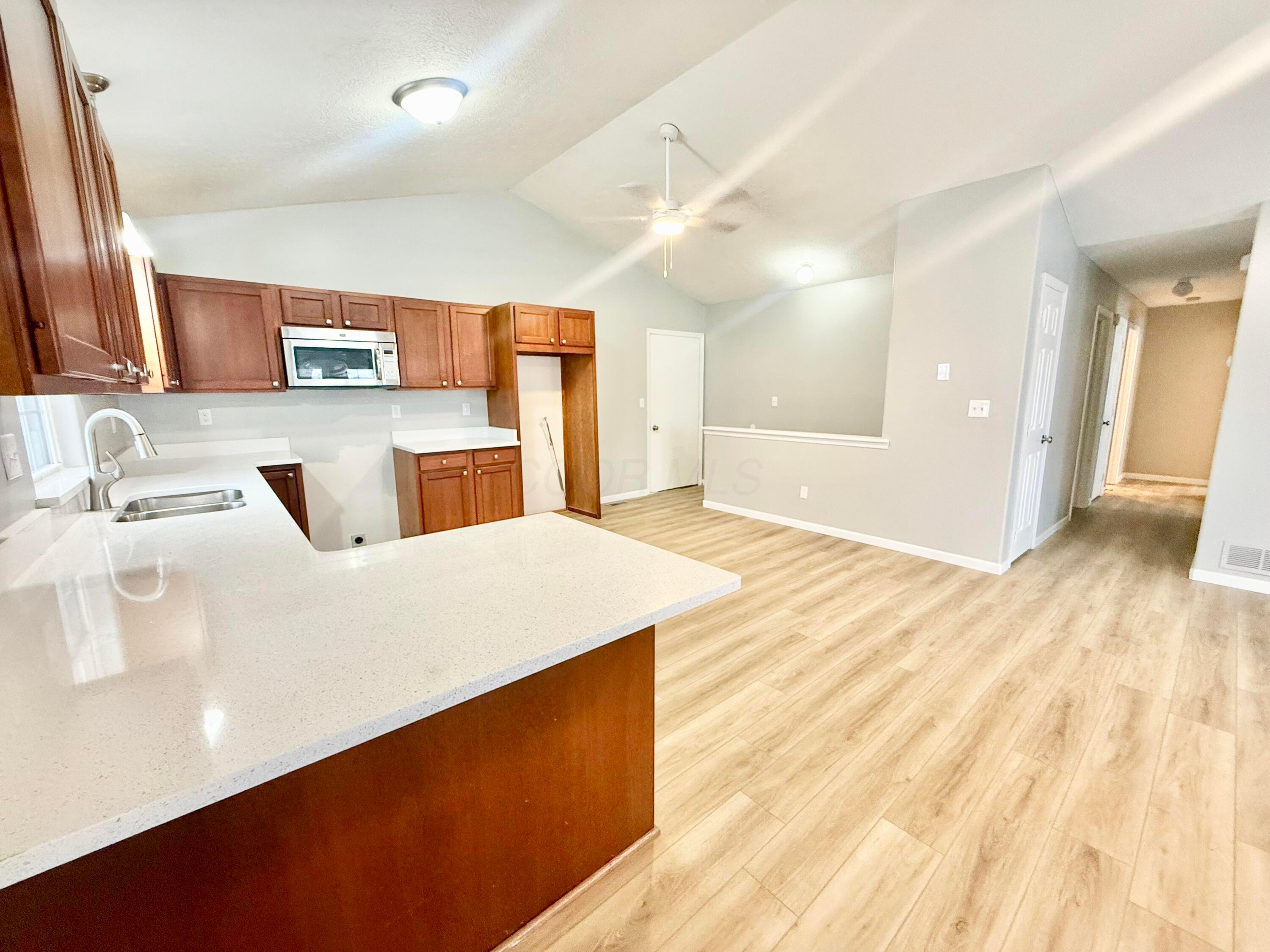 14853 King Road Howard, OH 43028 - Photo 8 of 31 5