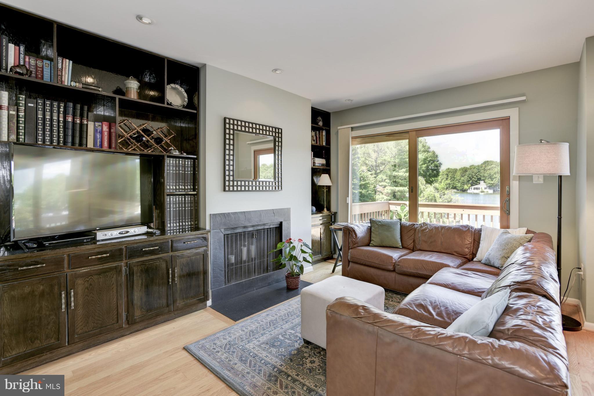 2008 Lakewinds Drive Reston, VA 20191 - Photo 12 of 30 Family Room