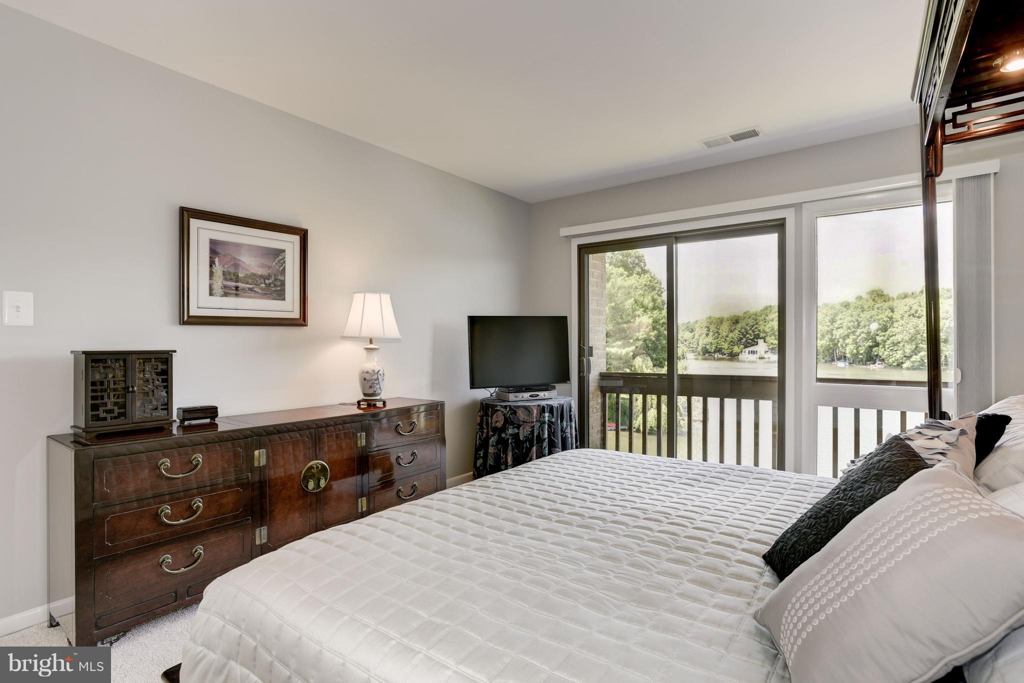 2008 Lakewinds Drive Reston, VA 20191 - Photo 15 of 30 Bedroom (Master)