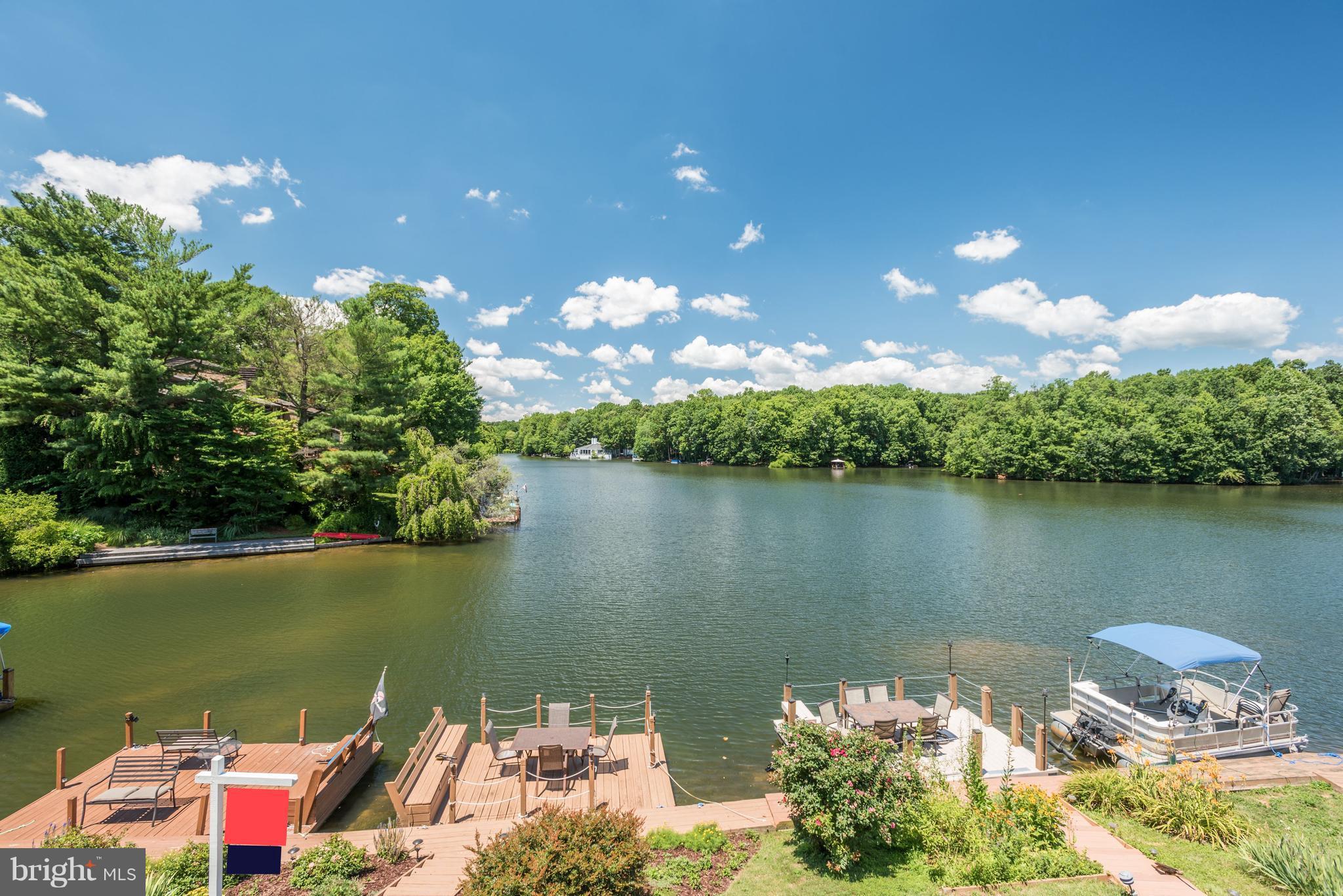 2008 Lakewinds Drive Reston, VA 20191 - Photo 27 of 30 View West