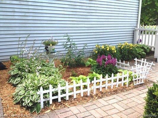 881 Brewer Road Leonard, MI 48367 - Photo 25 of 25 Gardens.jpg