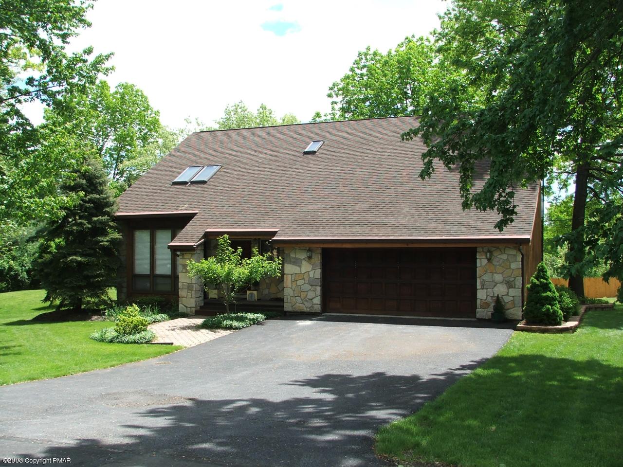 221 Edgemont Road Stroudsburg, PA 18360 - Photo 1 of 30 Exterior as seen from road
