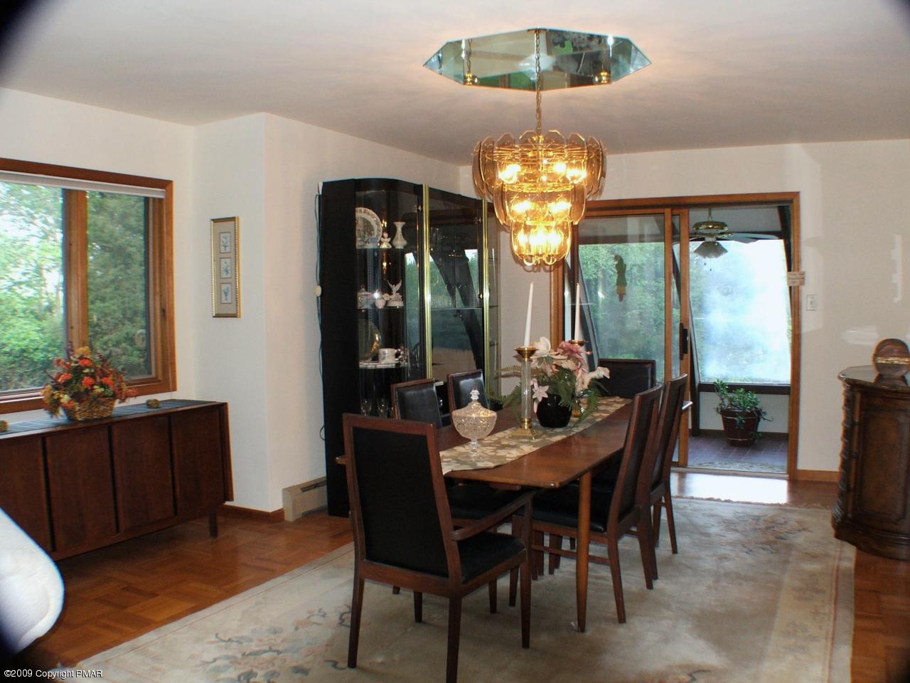 221 Edgemont Road Stroudsburg, PA 18360 - Photo 14 of 30 Dining Room