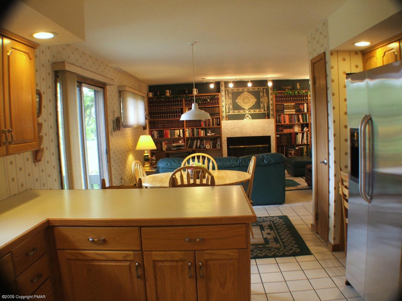 221 Edgemont Road Stroudsburg, PA 18360 - Photo 7 of 30 Kitchen