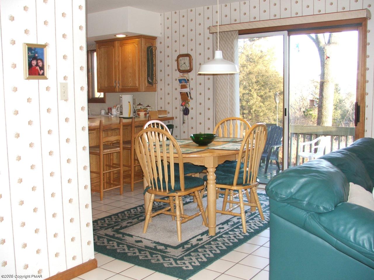 221 Edgemont Road Stroudsburg, PA 18360 - Photo 8 of 30 Breakfast Nook as seen from Hallway