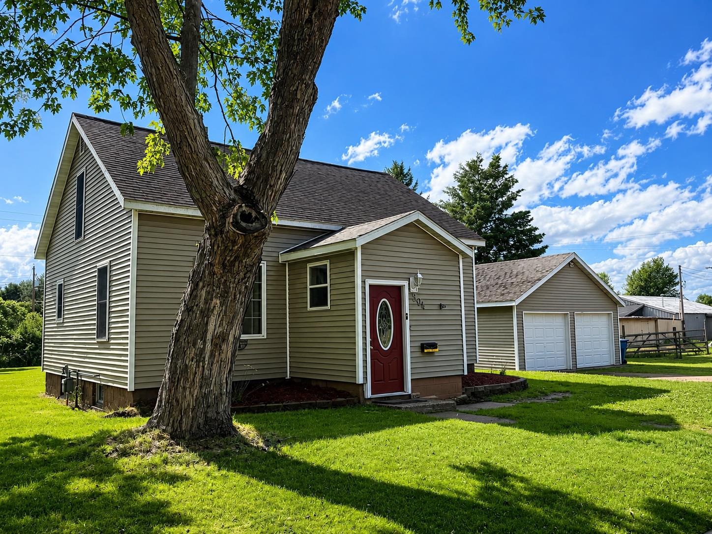 304 North Thomas Street Merrill, WI 54452 - Photo 2 of 17