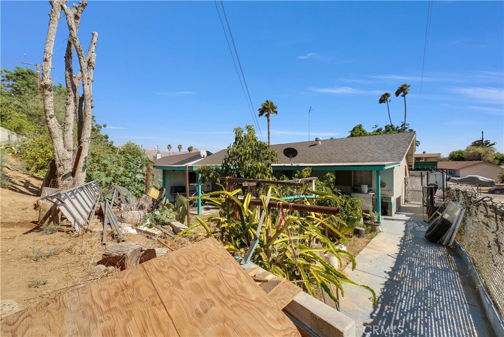 3261 Viola Drive Riverside, CA 92501 - Photo 20 of 21 a view of a house with yard and sitting area