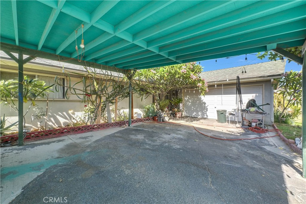 3261 Viola Drive Riverside, CA 92501 - Photo 3 of 21 a view of backyard with plants and outdoor seating