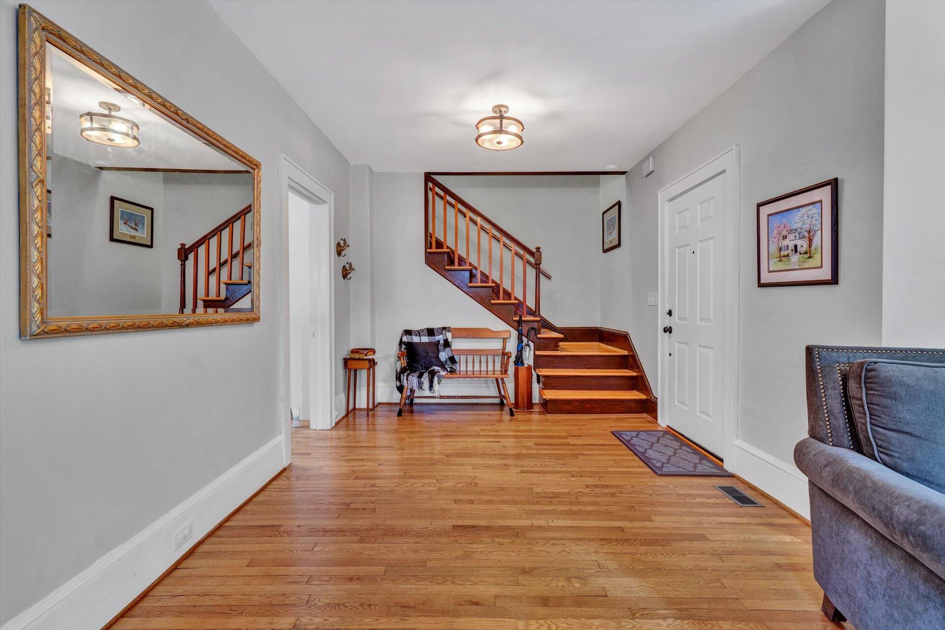 1811 Wakefield Road Southwest Roanoke, VA 24015 - Photo 4 of 24 04-062220230089