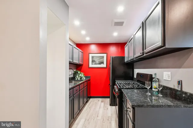 $305,000 | 10 Silverwood Circle, Unit 10, Annapolis, MD 21403