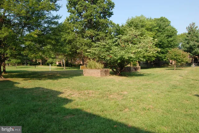 $305,000 | 10 Silverwood Circle, Unit 10, Annapolis, MD 21403