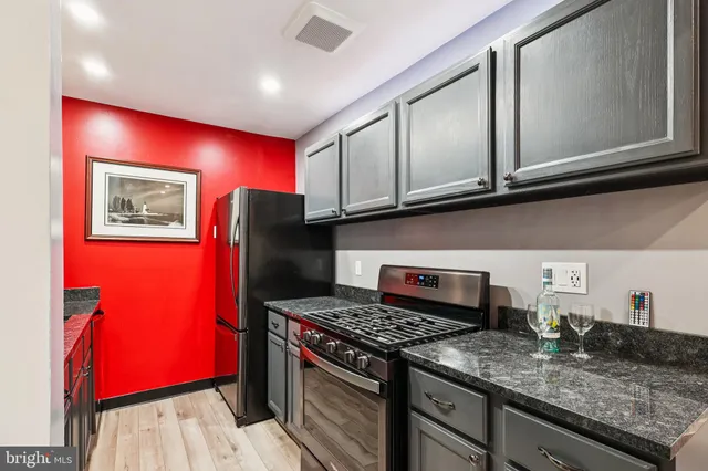 $305,000 | 10 Silverwood Circle, Unit 10, Annapolis, MD 21403