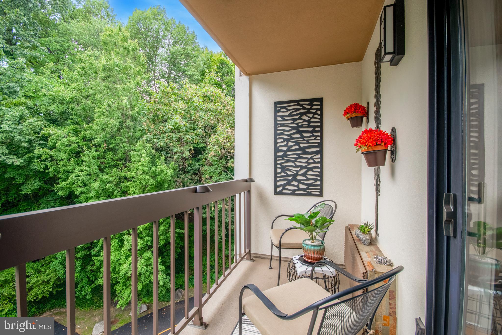 800 Avondale Road, Unit 6N Wallingford, PA 19086 - Photo 15 of 20 Balcony