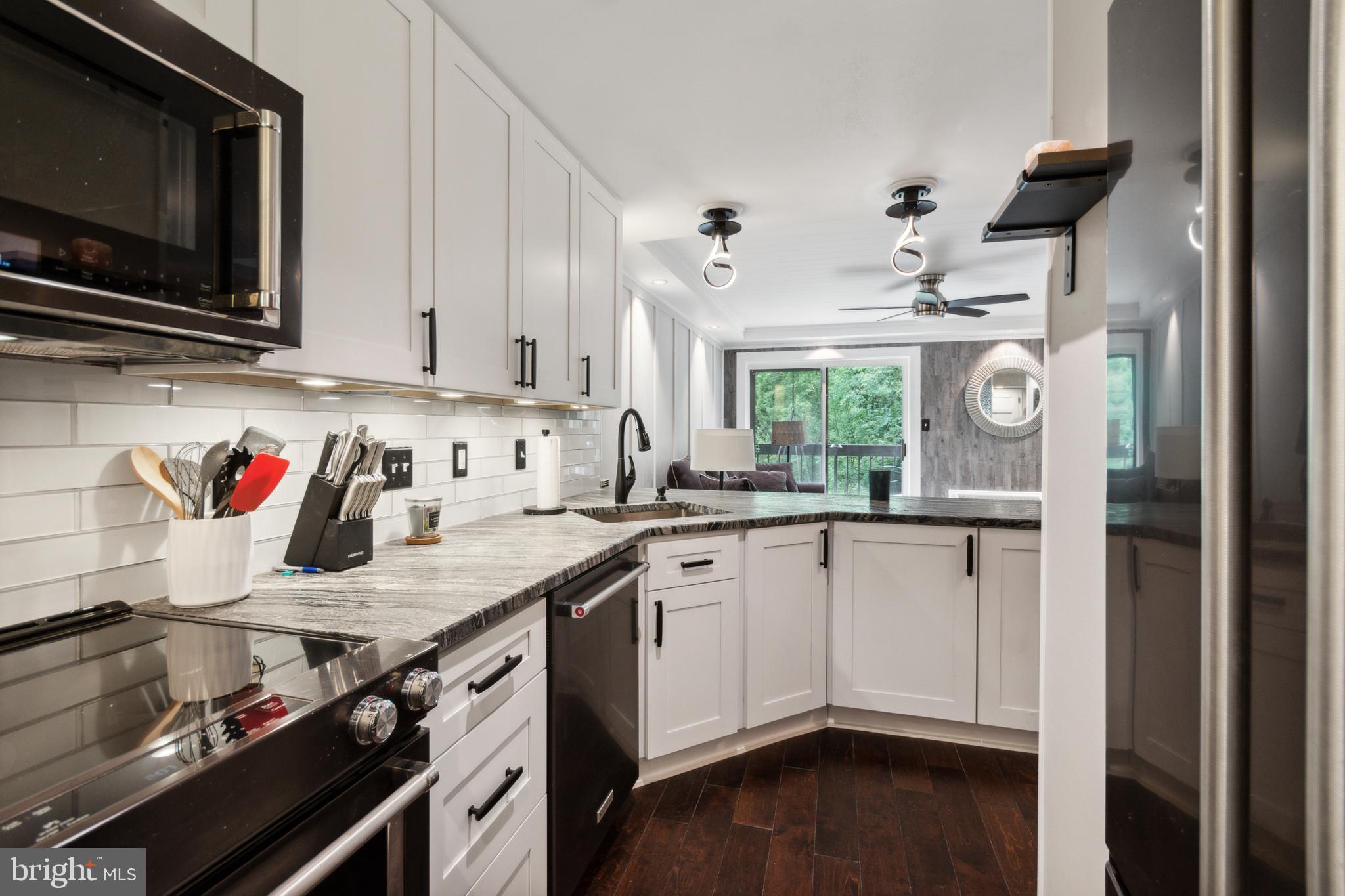 800 Avondale Road, Unit 6N Wallingford, PA 19086 - Photo 6 of 20 Kitchen