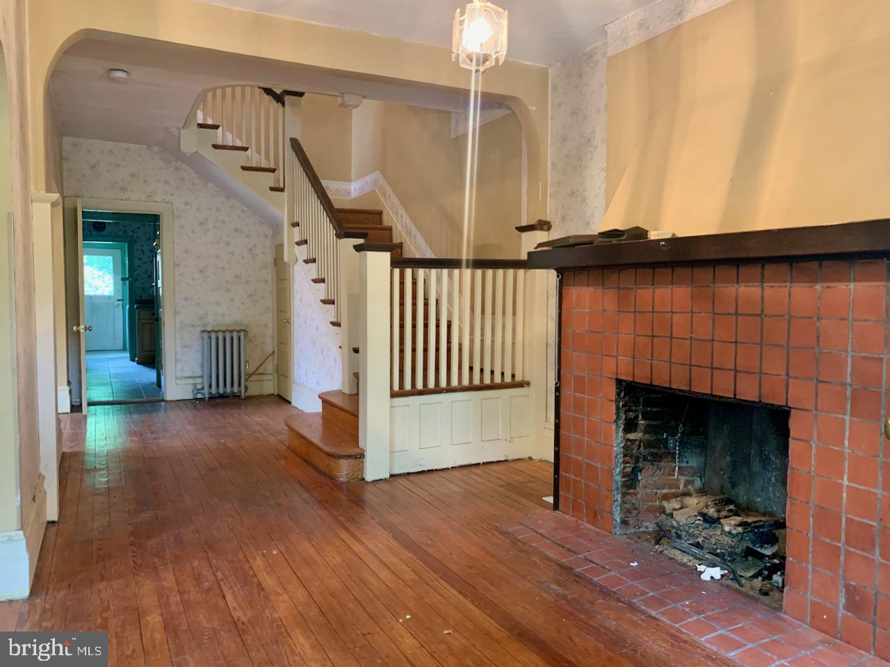 115 Walnut Avenue Wayne, PA 19087 - Photo 6 of 24 Entrance