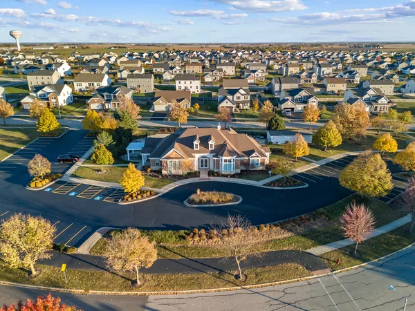 $499,000 | 668 Braemore Lane, Yorkville, IL 60560