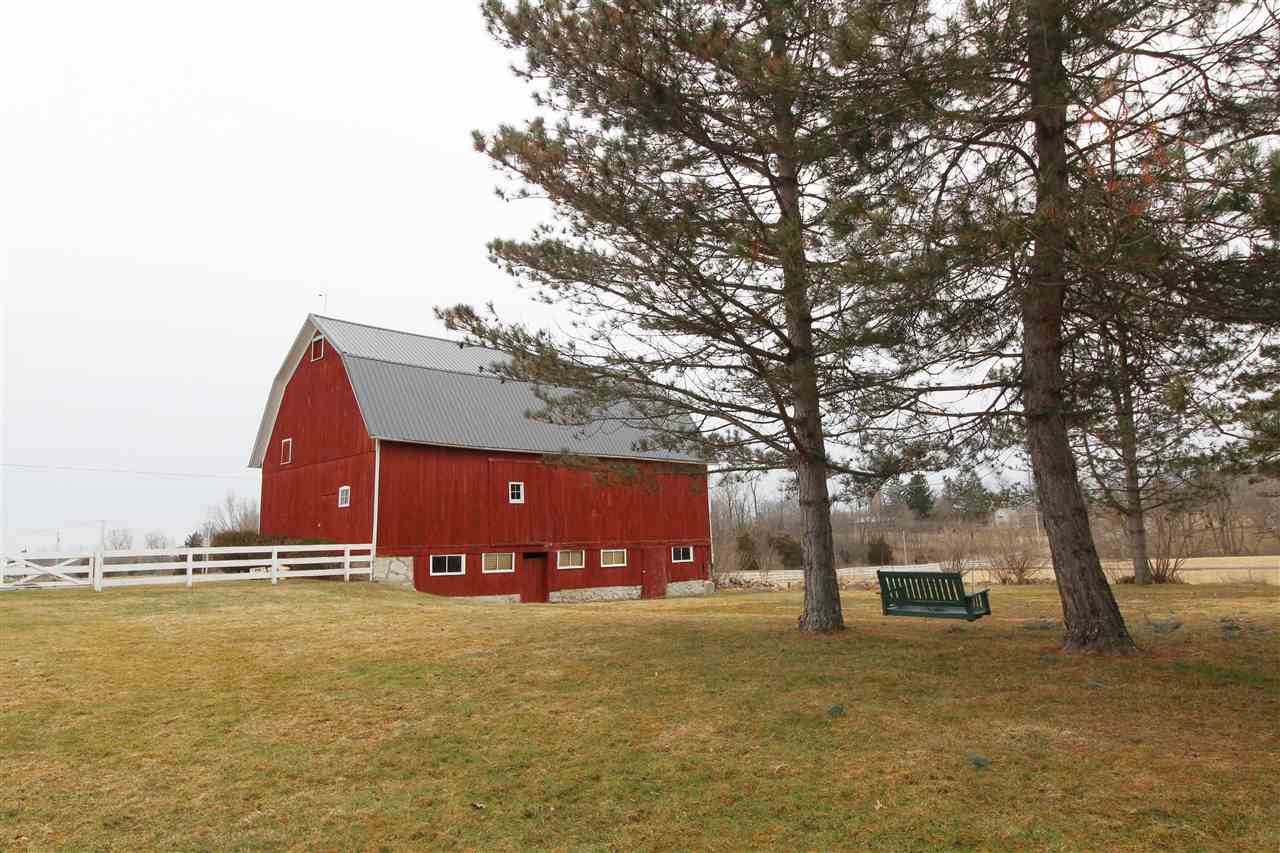 540 East Bennington Road Owosso, MI 48867 - Photo 3 of 32 50068701-2.JPG