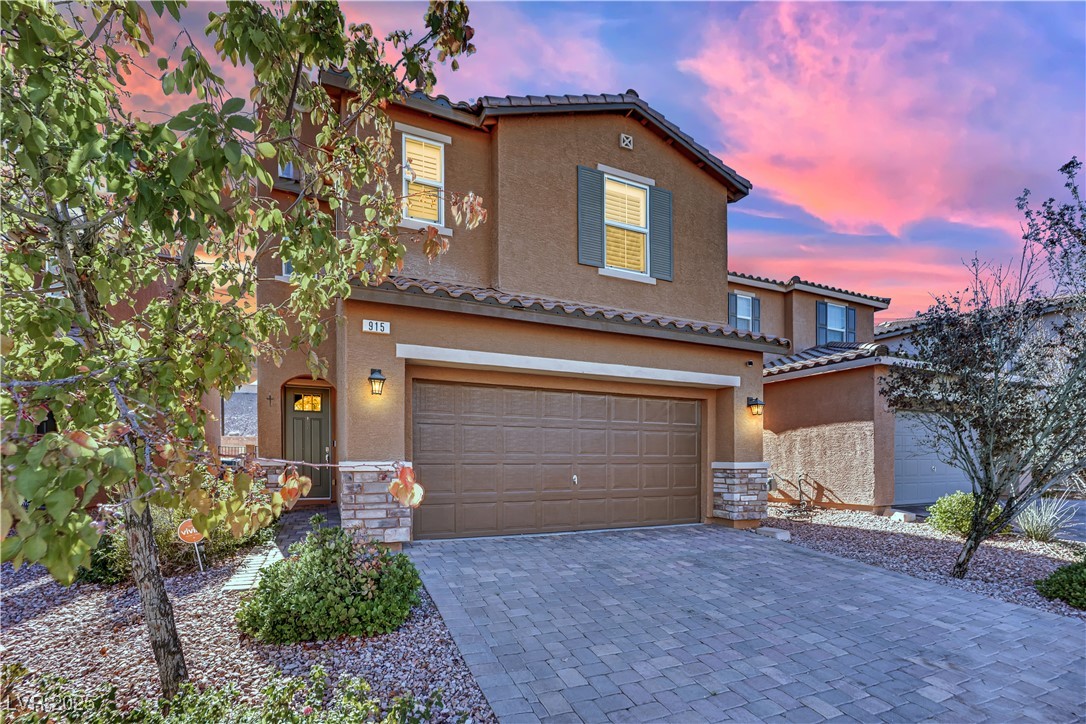 915 Harbor Avenue Henderson, NV 89002 - Photo 2 of 32