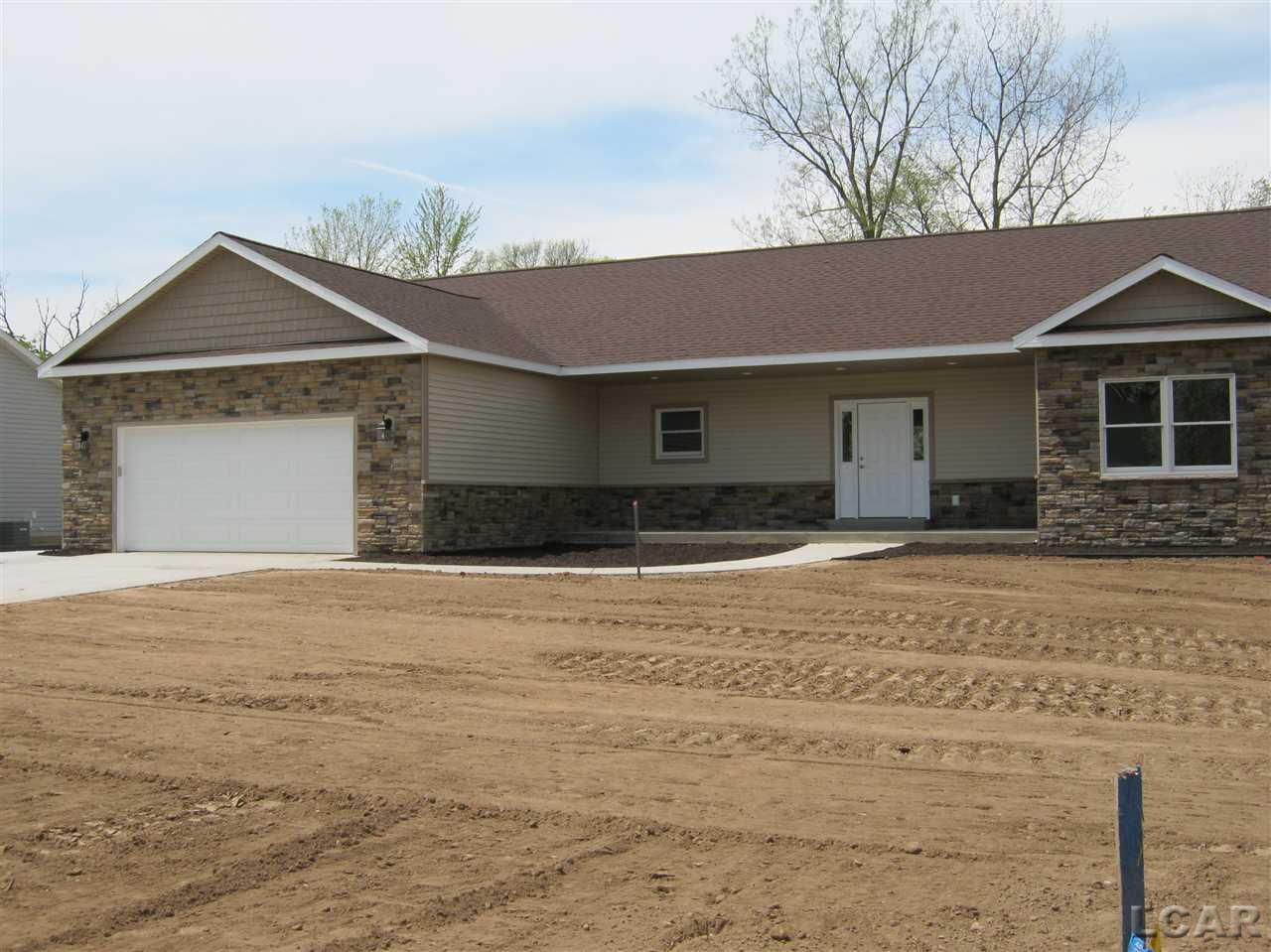 4205 Evergreen Road Adrian, MI 49221 - Photo 1 of 14 31343224.JPG