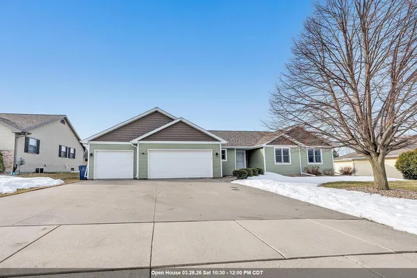 $449,900 | 544 Nicole Lane, Wrightstown, WI 54180