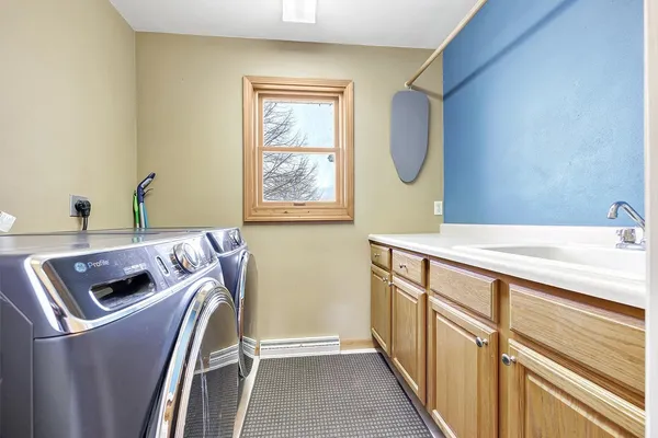 $449,900 | 544 Nicole Lane, Wrightstown, WI 54180