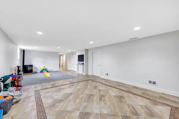 $449,900 | 544 Nicole Lane, Wrightstown, WI 54180