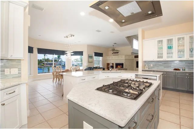 $2,399,000 | 301 Midway Island, Clearwater Beach, FL 33767
