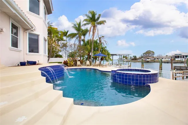 $2,399,000 | 301 Midway Island, Clearwater Beach, FL 33767