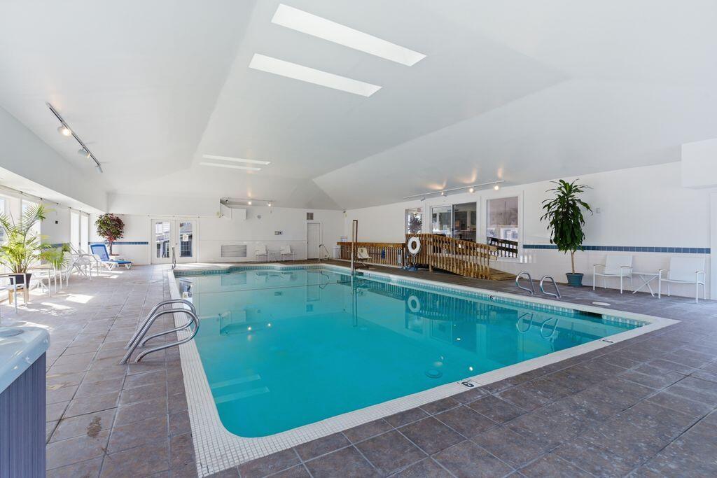 376 Mile Road, Unit 202 Wells, ME 04090 - Photo 29 of 50 Pool