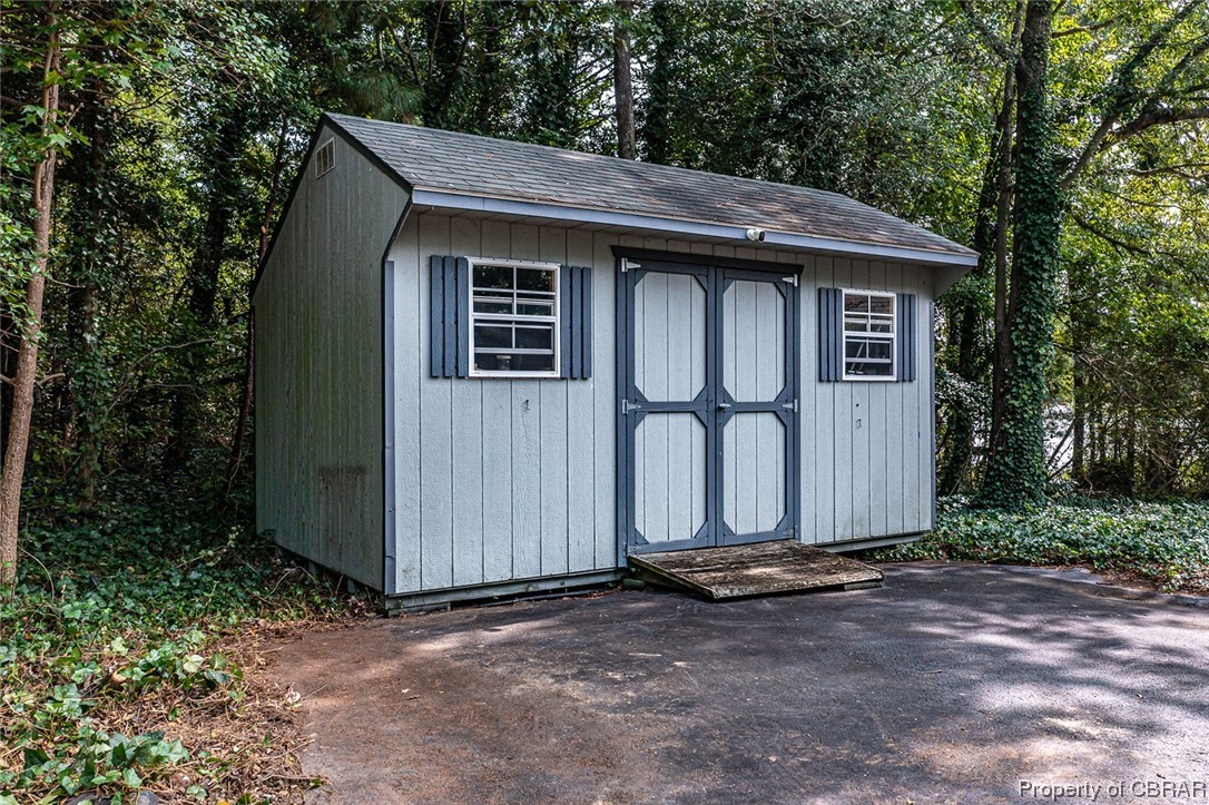 292 Crowder Point Drive Reedville, VA 22539 - Photo 35 of 50 Garden shed
