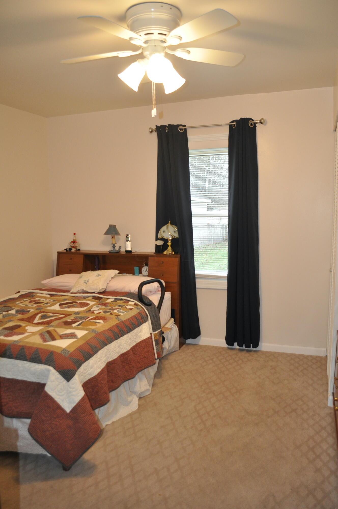 4935 Lockbourne Road Columbus, OH 43207 - Photo 6 of 24 4935 Lockbourne-Bedroom1