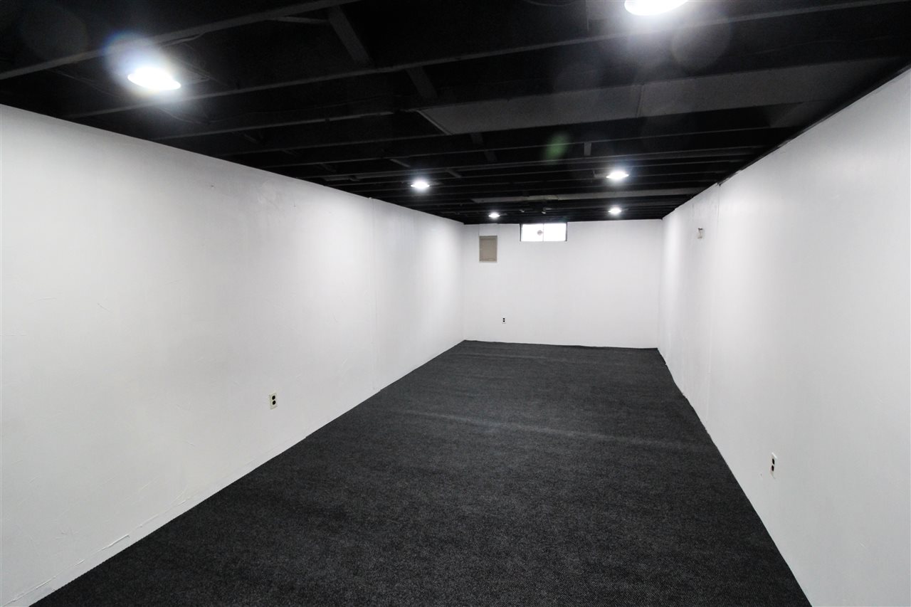 6046 East Carpenter Road Flint, MI 48506 - Photo 15 of 19 31390178-14.JPG