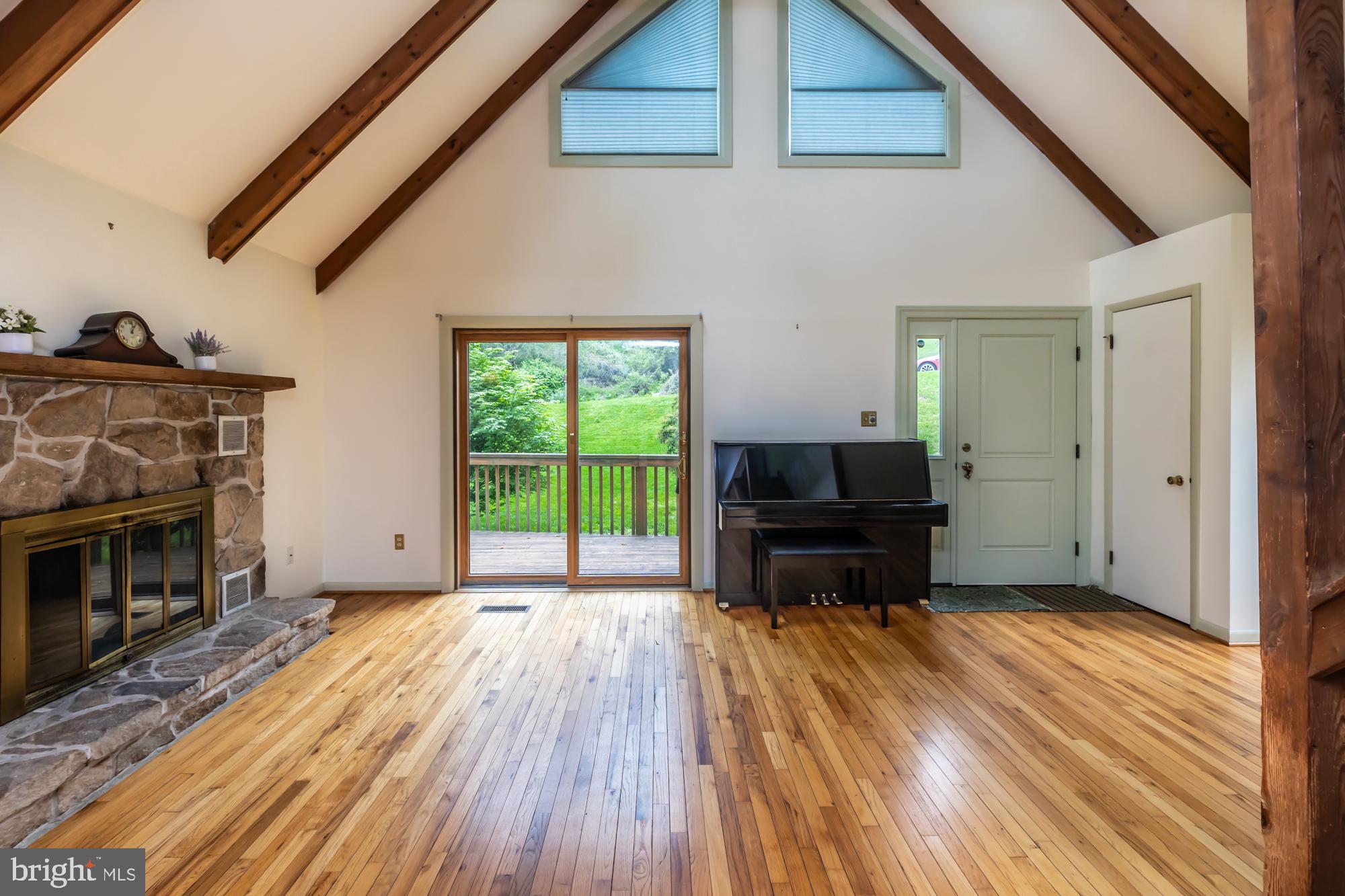 20 Hunter Road Coatesville, PA 19320 - Photo 18 of 35 Spacious living area with natural light.