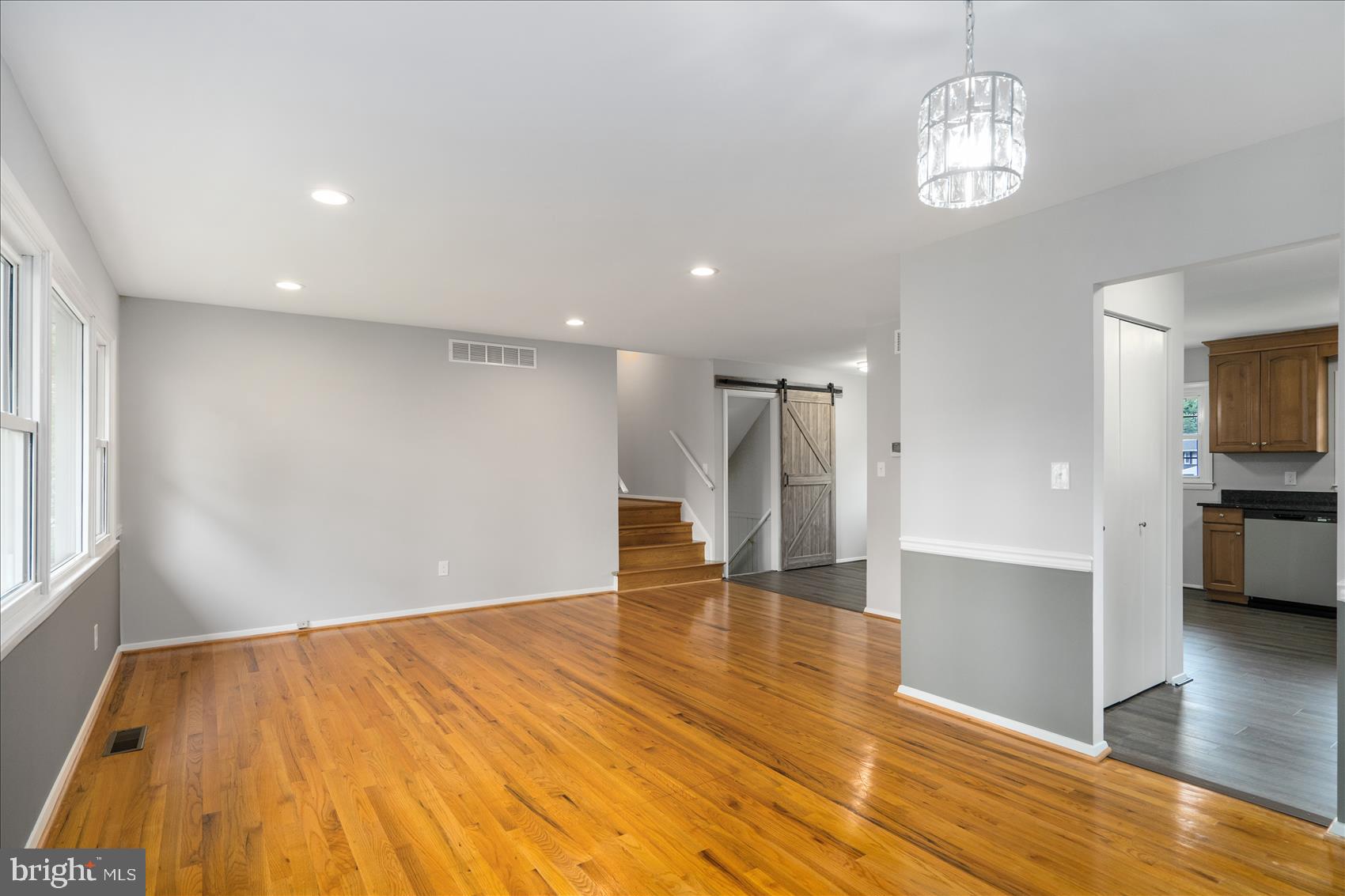 4701 Ebenezer Road Baltimore, MD 21236 - Photo 14 of 39 Interior