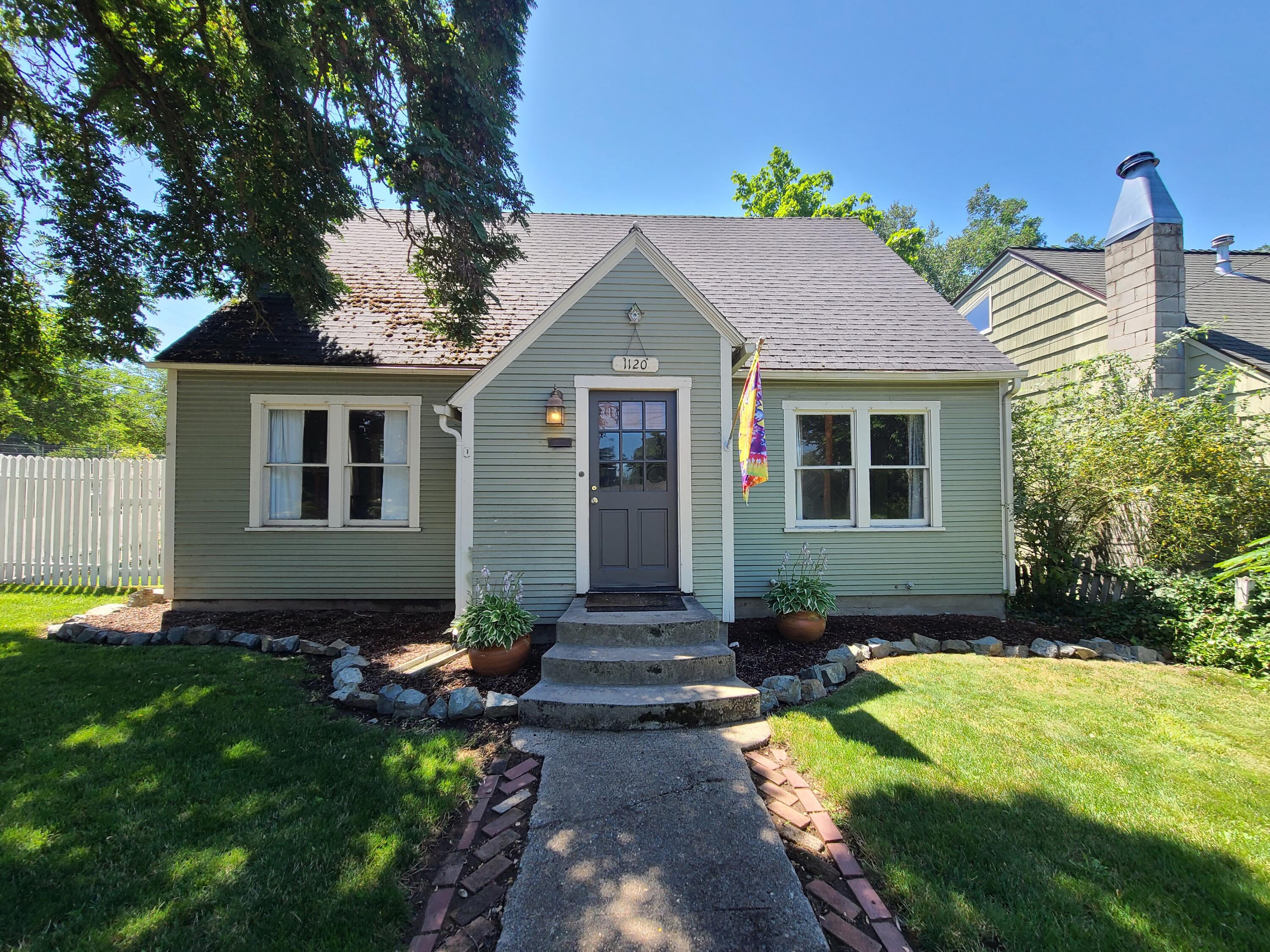 1120 Reddy Avenue Medford, OR 97504 - Photo 2 of 21 Front Of House