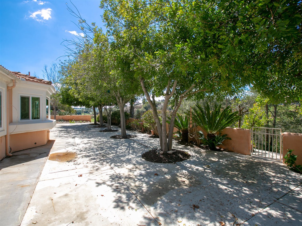 30254 Anthony Road Valley Center, CA 92082 - Photo 19 of 25