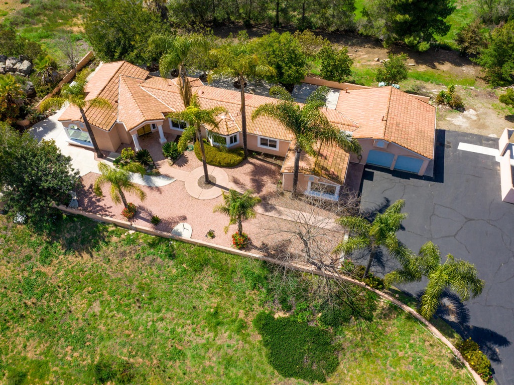 30254 Anthony Road Valley Center, CA 92082 - Photo 3 of 25