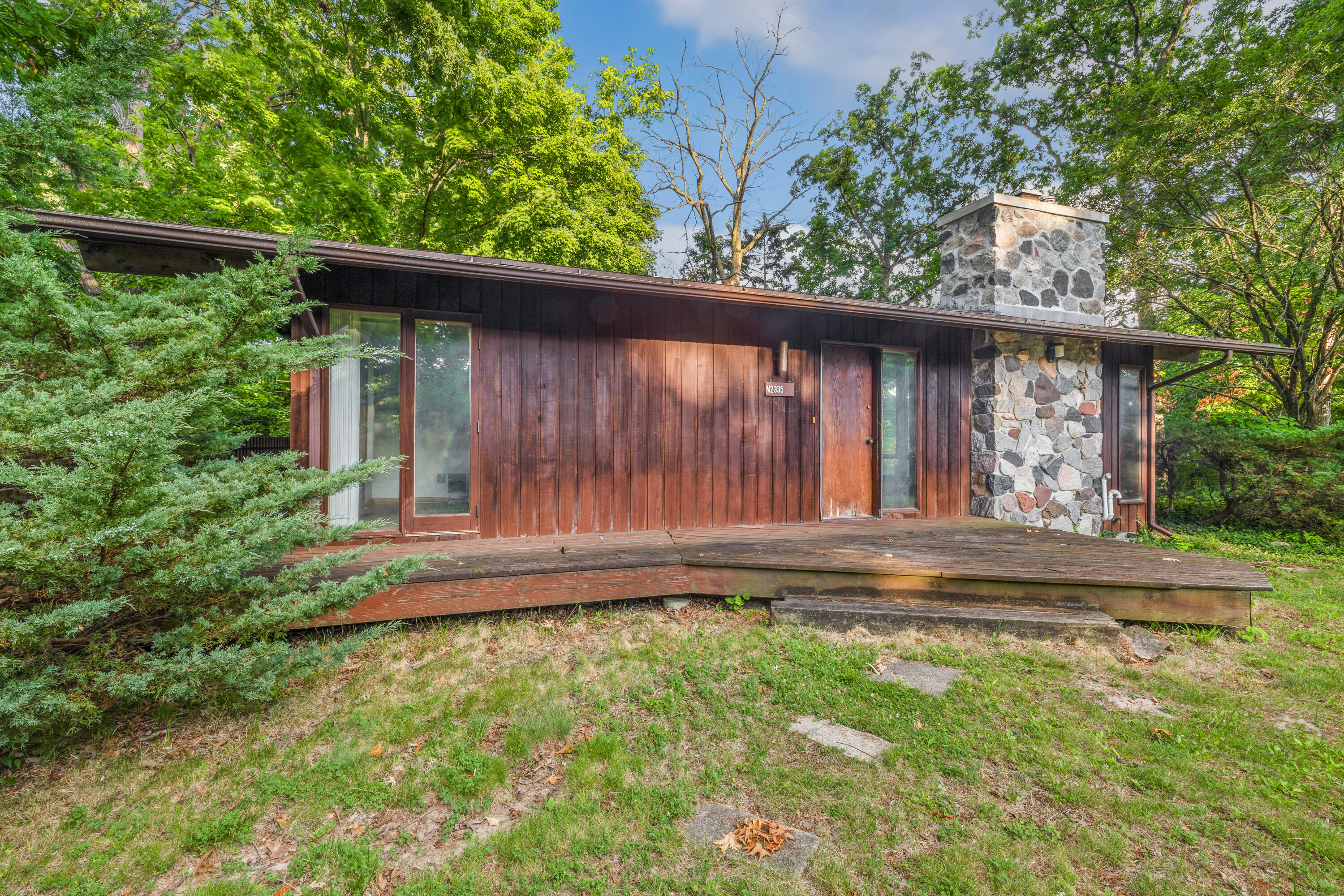 N2335 Main Road Linn, WI 53147 - Photo 4 of 20 05 (2)