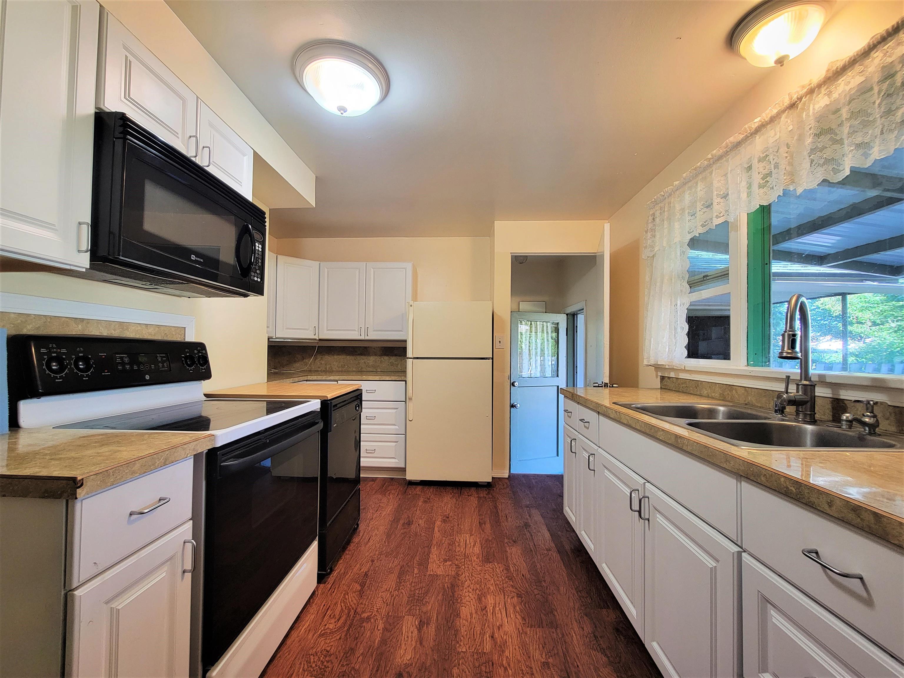 2825 North Locust Road Millwood, WA 99206 - Photo 11 of 40