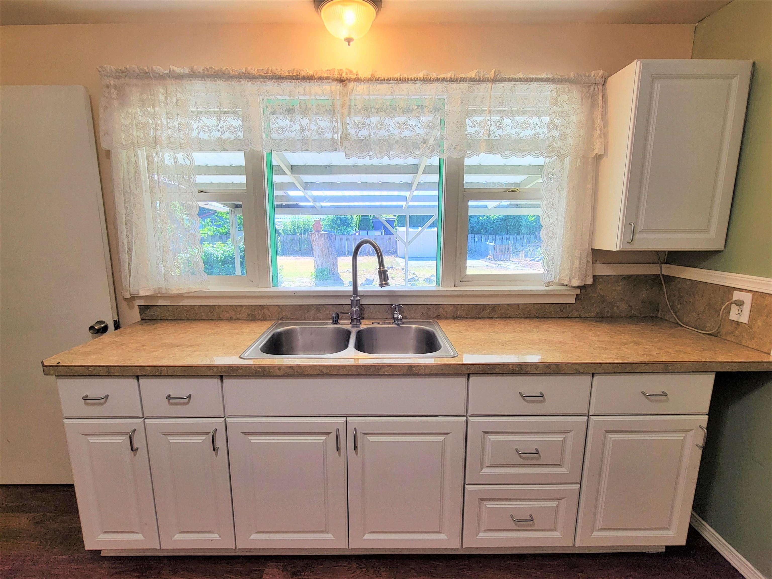 2825 North Locust Road Millwood, WA 99206 - Photo 13 of 40