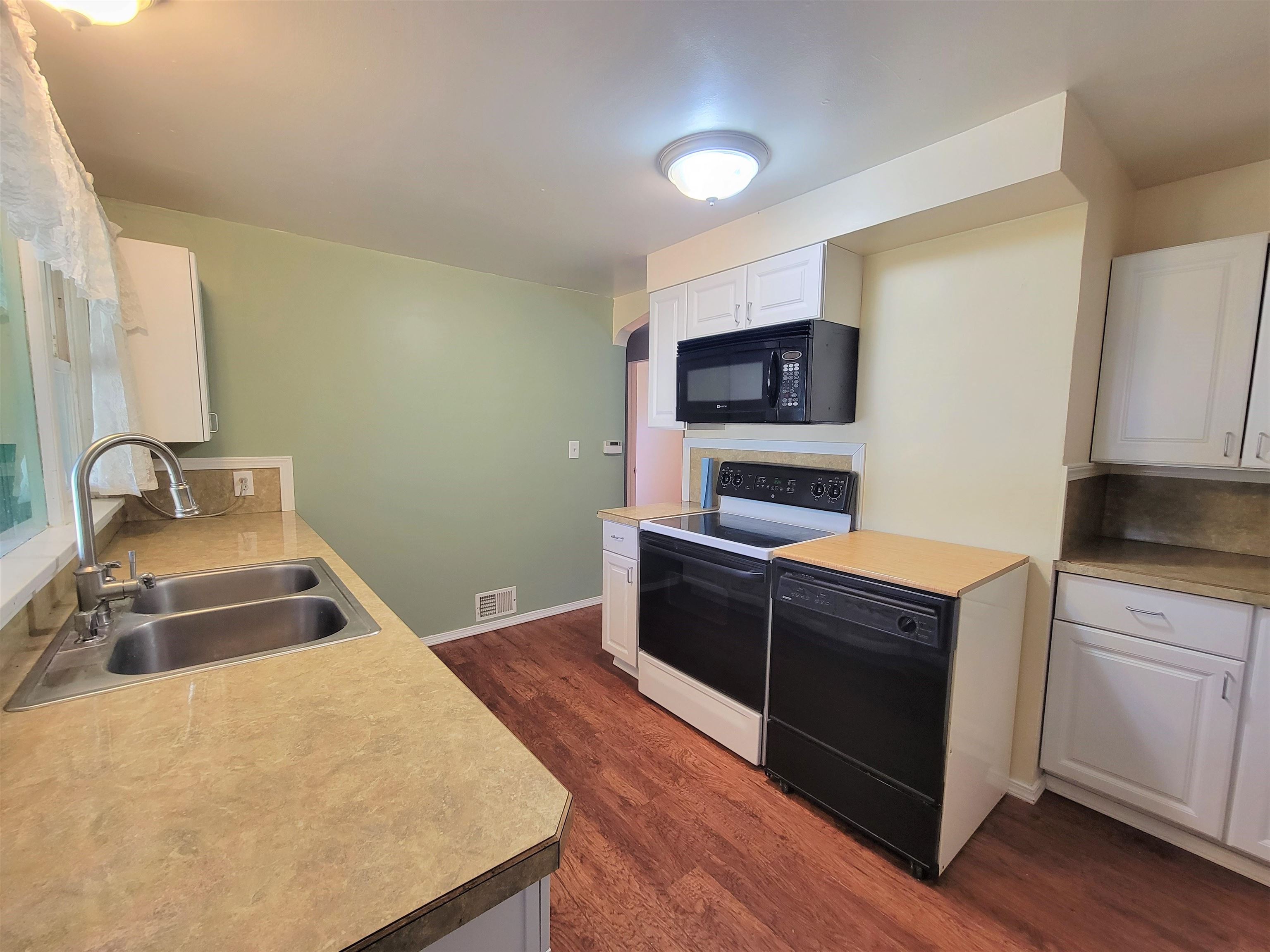 2825 North Locust Road Millwood, WA 99206 - Photo 15 of 40