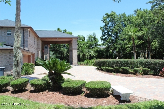 4835 River Point Road Jacksonville, FL 32207 - Photo 29 of 47 Sideview of Front