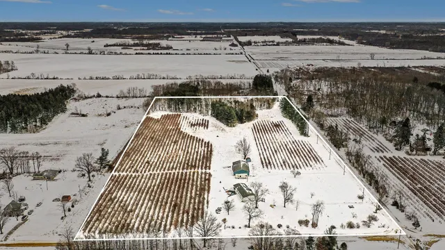 $324,900 | 68854 34th Avenue, Covert, MI 49043