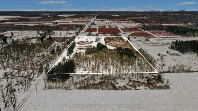 $324,900 | 68854 34th Avenue, Covert, MI 49043