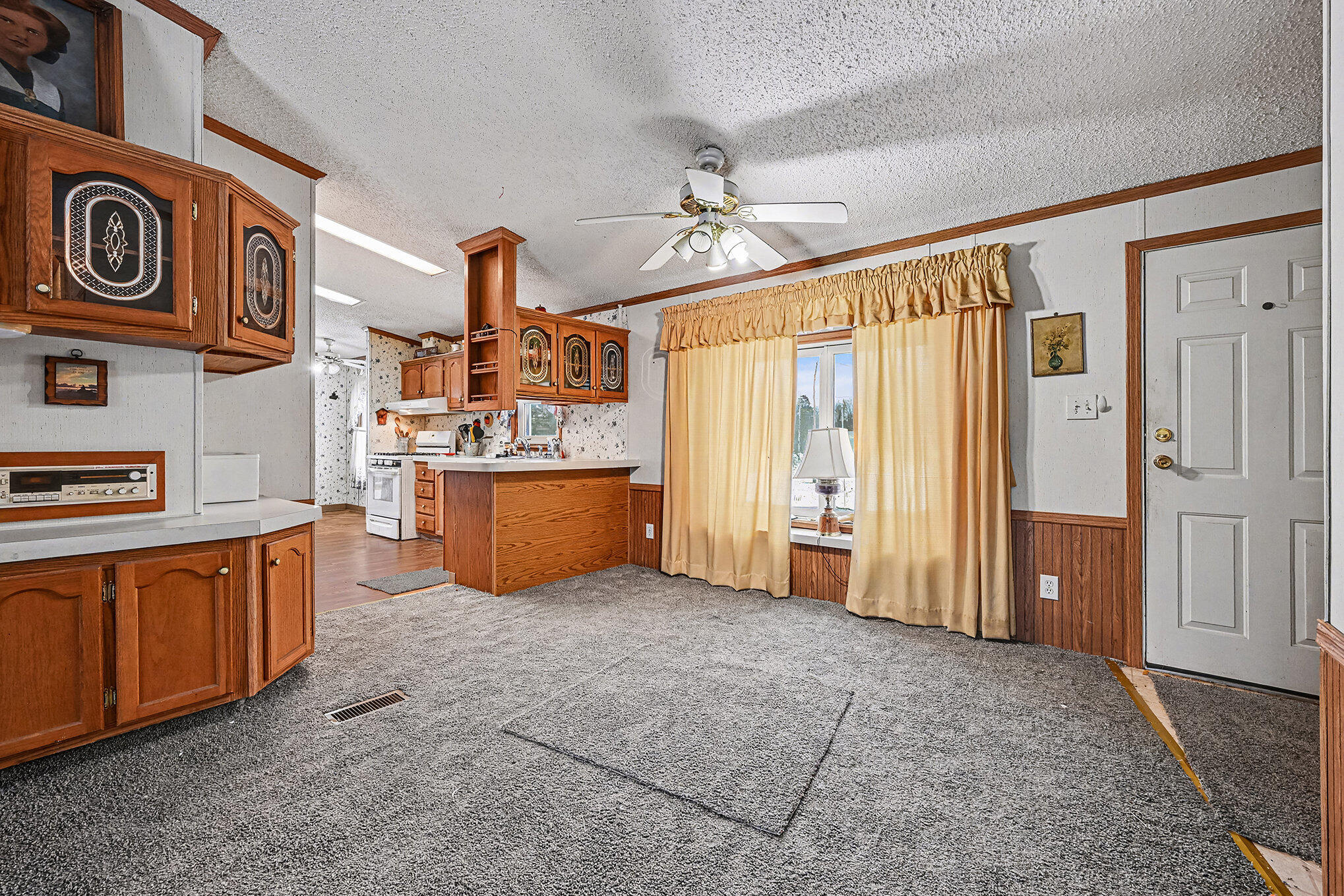 68854 34th Avenue Covert, MI 49043 - Photo 6 of 40 005_file_792